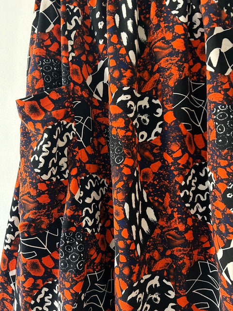 Vibrant Abstract Mid-Length Skirt with Spacious Front Pockets - S