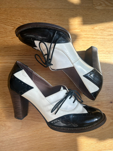 People of Asia Black-and-White heeled broques - EU 38