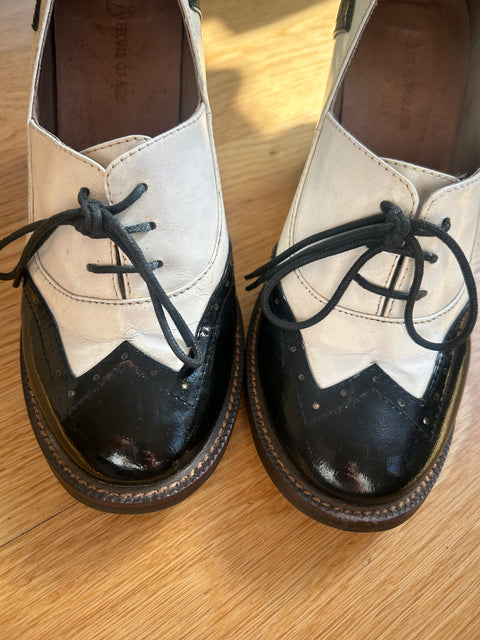 People of Asia Black-and-White heeled broques - EU 38