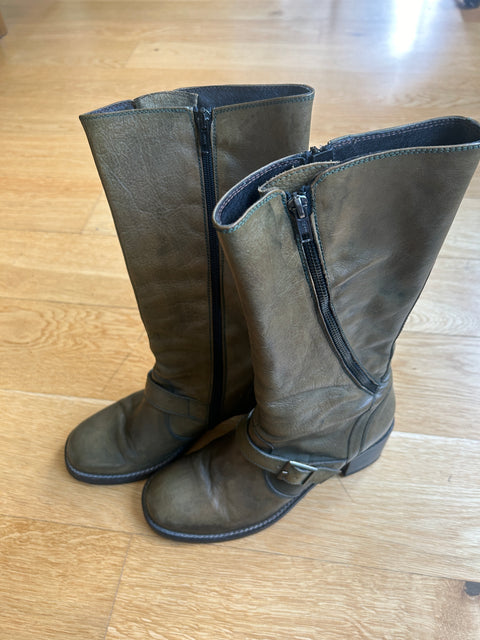 Olive-Toned Leather Boots with Dual Zippers - EU 38